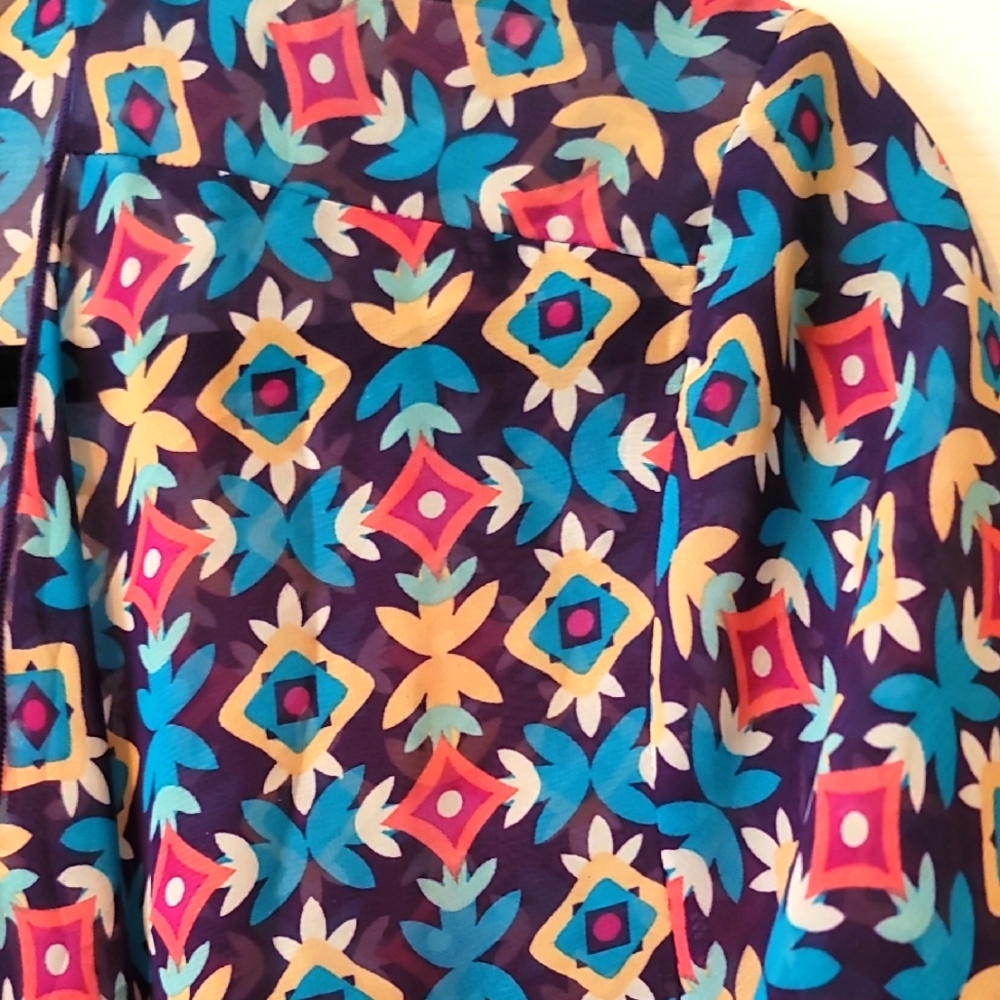 LULAROE NWT MED SHIRLEY Colorful Geometric Patterned